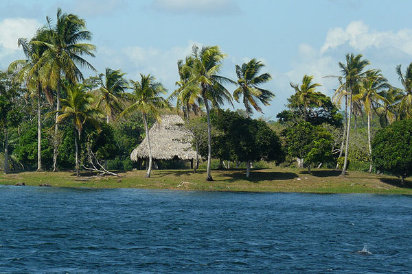 Gatul Lake Island