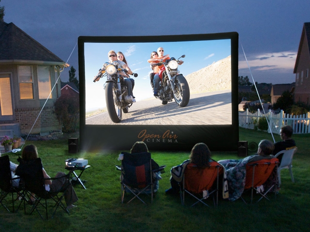 10-4_outdoor_inflatable_movie_screens_pro_16