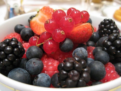 berries anti cancer foods
