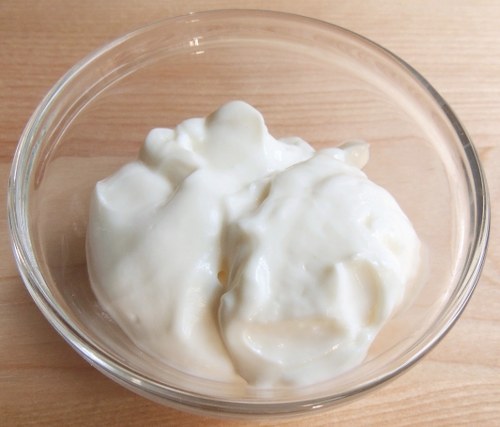 yogurt natural treatments for oily skin