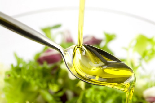 olive oil natural remedy dry hair