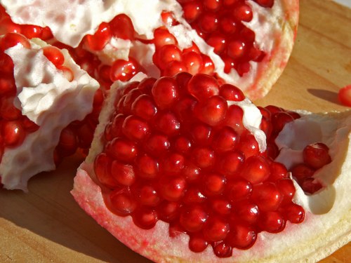 pomegranate anti cancer foods