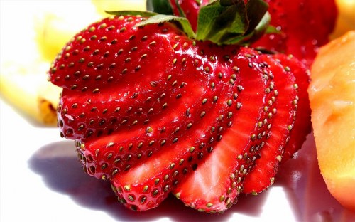 strawberry seeds natural exfoliants
