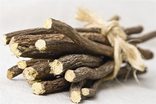 Home Remedies for Sore Throat licorice root