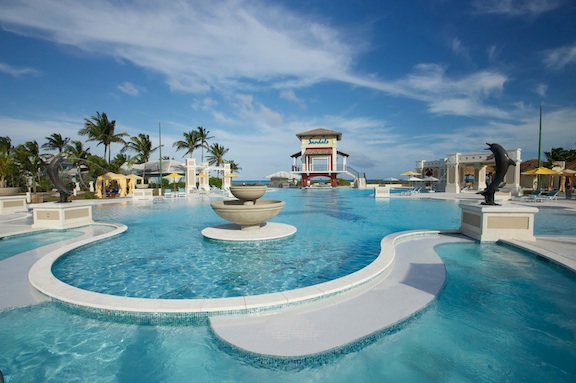 all-inclusive vacations Sandals Emerald Bay — Bahamas