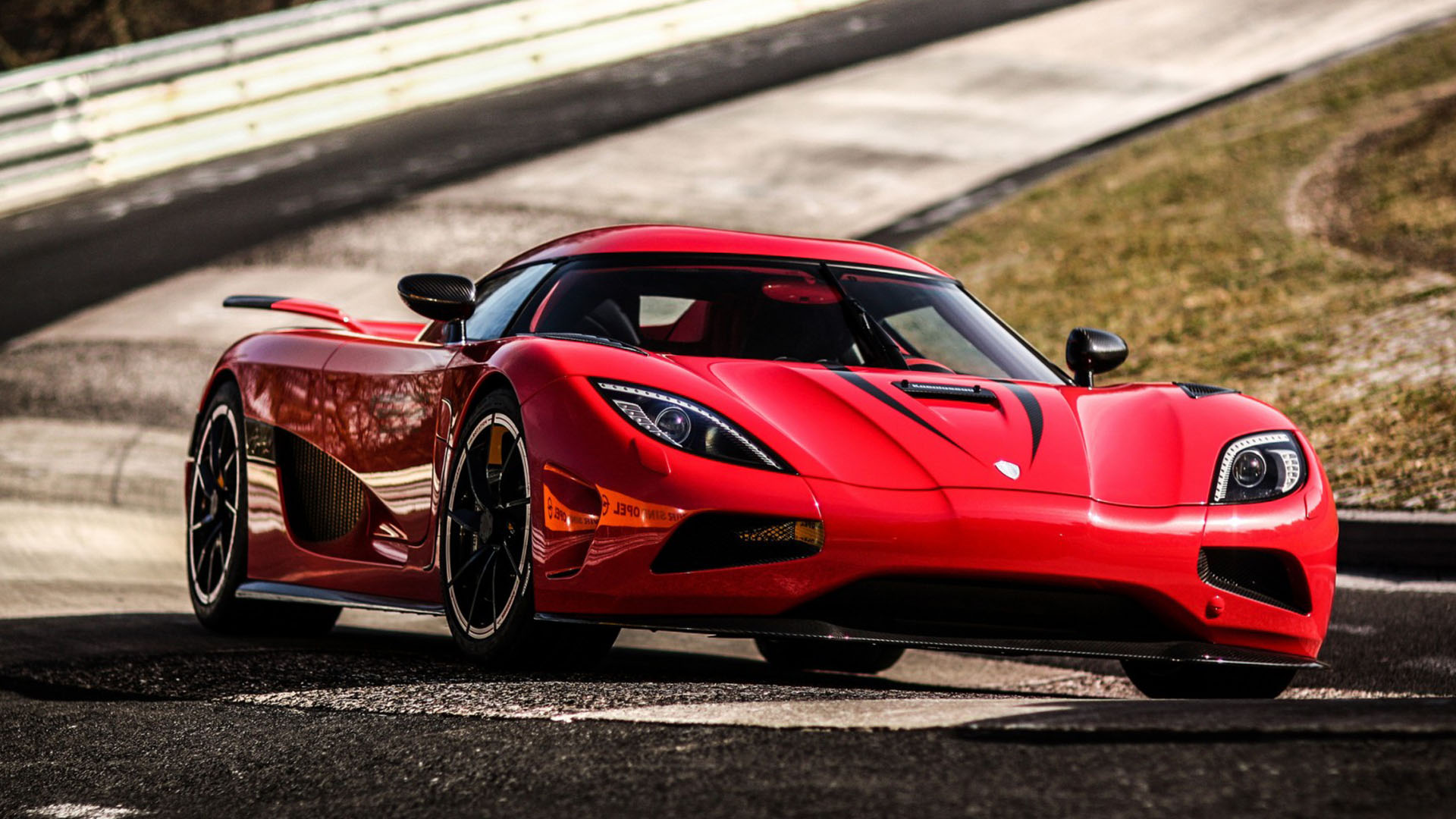 The king of the (not quite) 7 cars faster than a speeding bullet - the Koenigsegg Agera R.